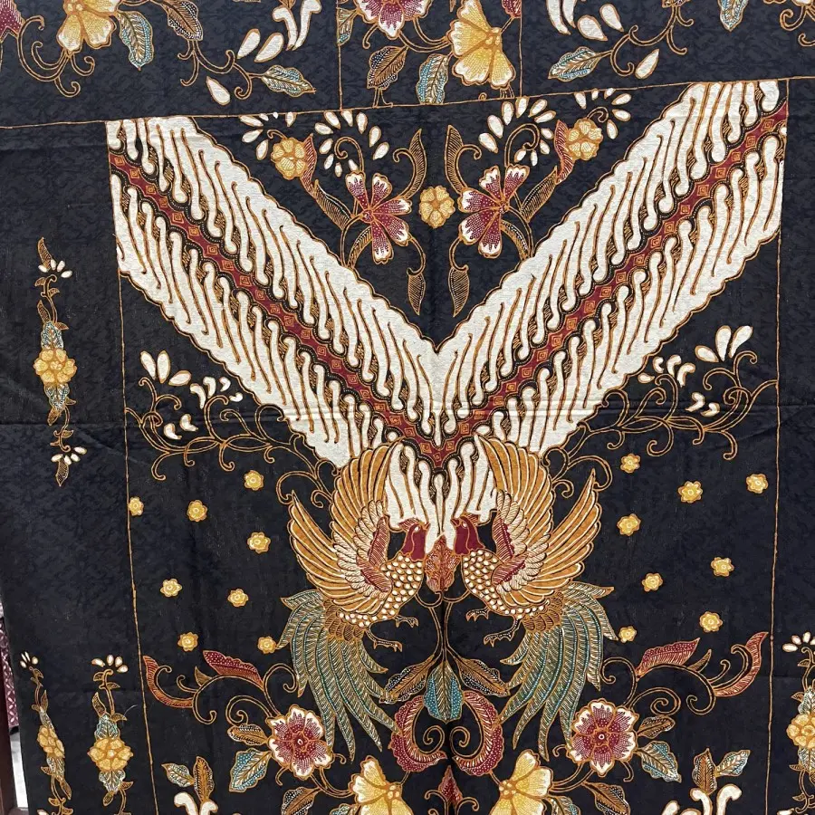BATIK TULIS SUTRA ATBM POLA KEMEJA HITAM MOTIF BURUNG 2.webp