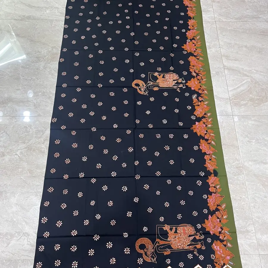 batik tulis wayang background hitam klasik 1.webp