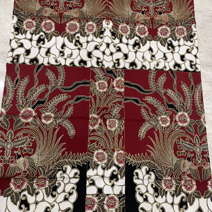 BATIK TULIS PRADA POLA MERAH PUTIH HITAM GOLD 2.webp