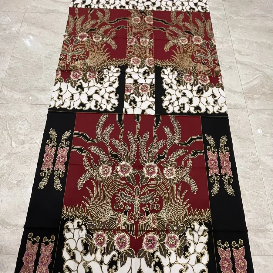 BATIK TULIS PRADA POLA MERAH PUTIH HITAM GOLD 1.webp