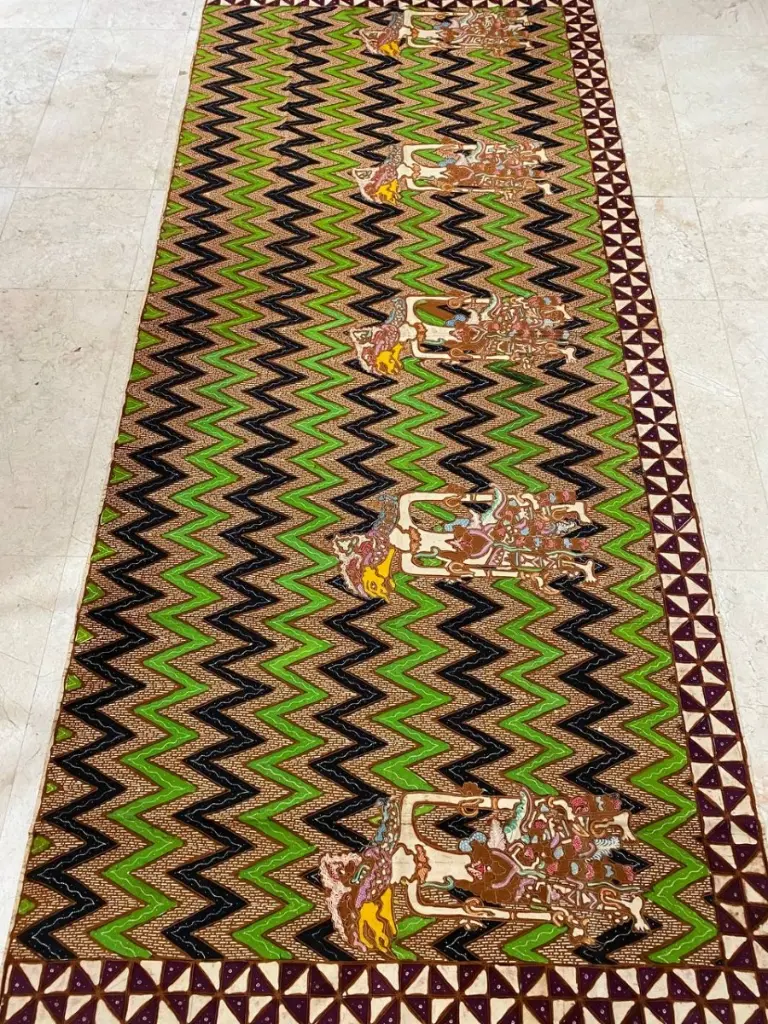 BATIK TULIS SOGAN MODERN MOTIF WAYANG 1.webp